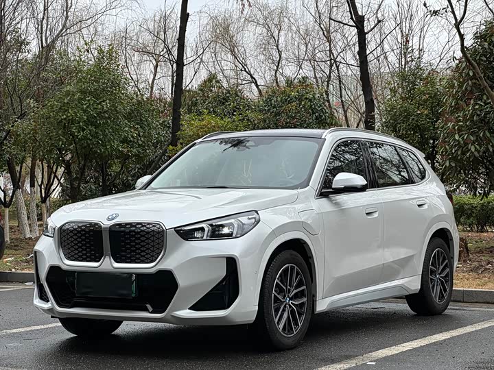 Фото 1 - BMW iX1