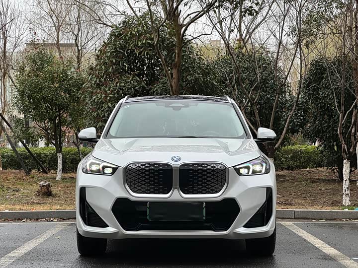 Фото 2 - BMW iX1