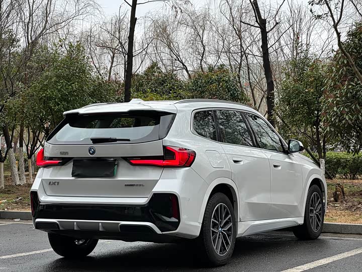 Фото 3 - BMW iX1