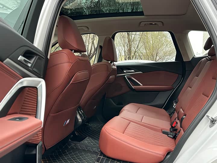 Фото 6 - BMW iX1