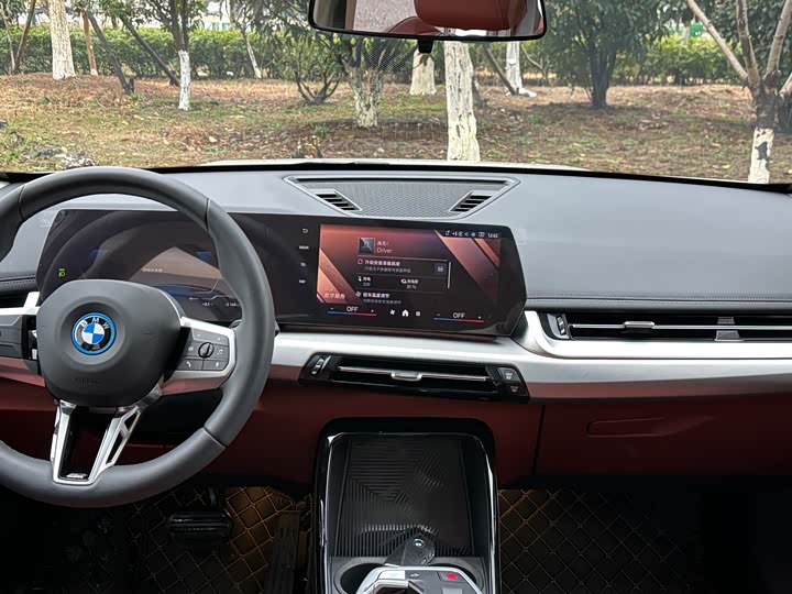 Фото 7 - BMW iX1