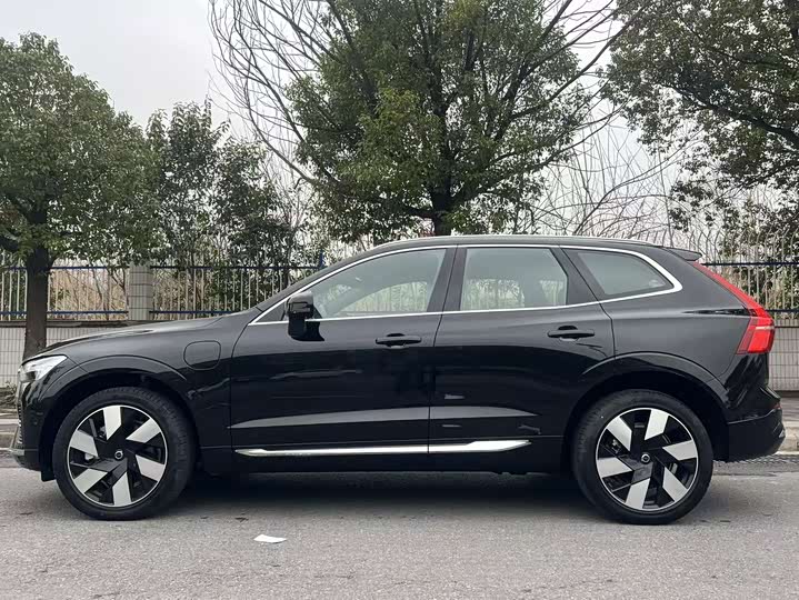 Фото 8 - Volvo XC60 Hybrid