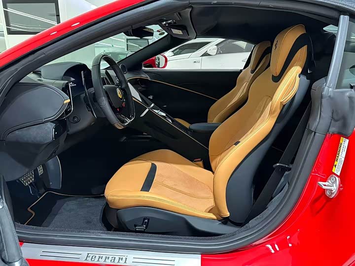 Фото 5 - Ferrari Roma