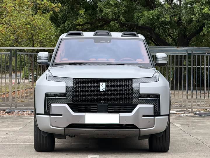 Photo 1 - BYD Yangwang U8