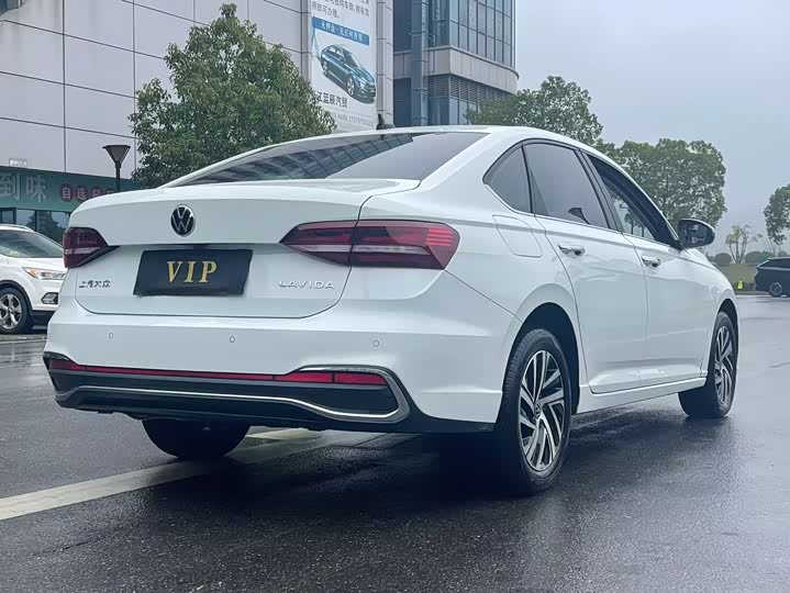 Фото 7 - Volkswagen Lavida