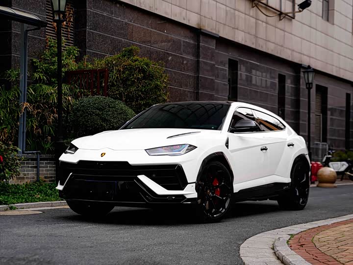 Фото 1 - Lamborghini Urus