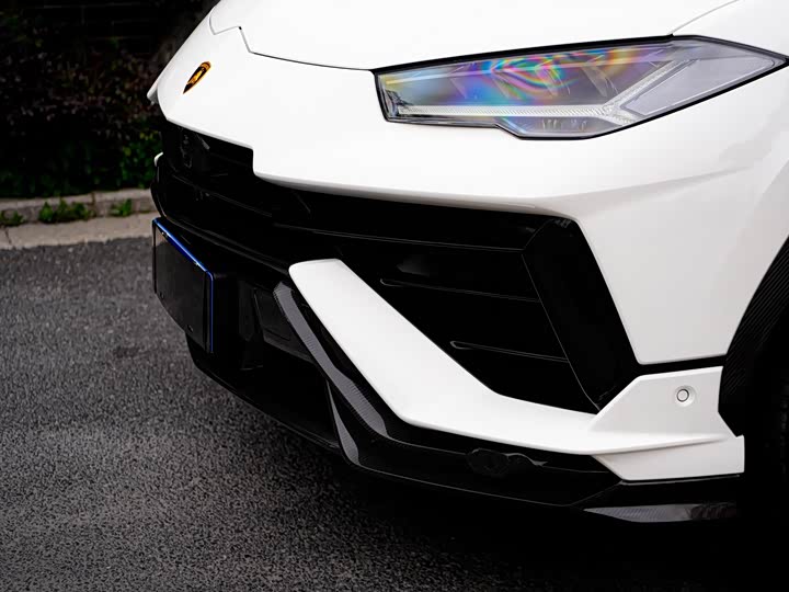 Фото 5 - Lamborghini Urus