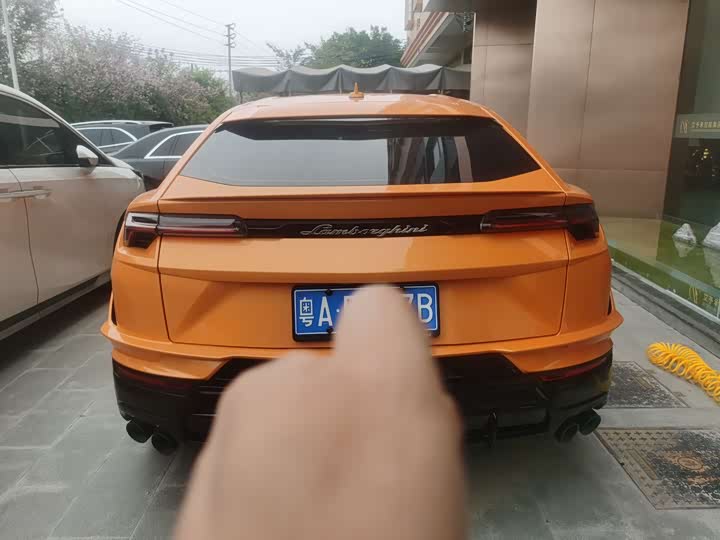 Фото 4 - Lamborghini Urus