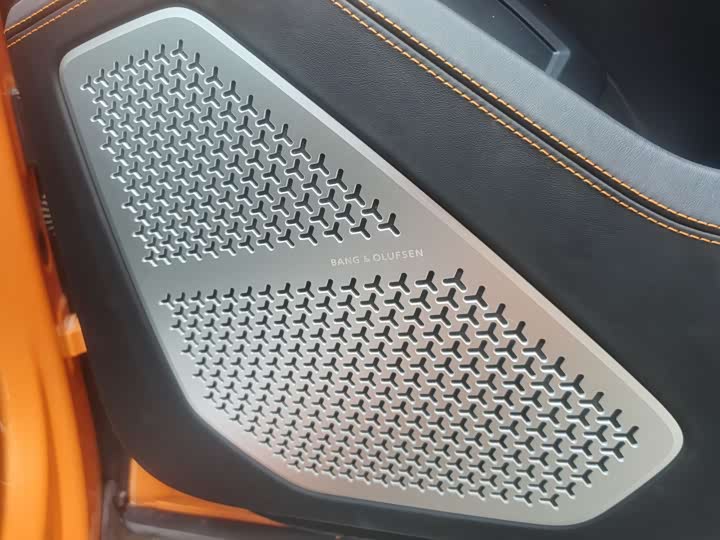 Фото 7 - Lamborghini Urus