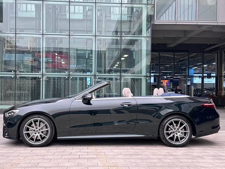 Photo 4 - Mercedes-Benz E-Class