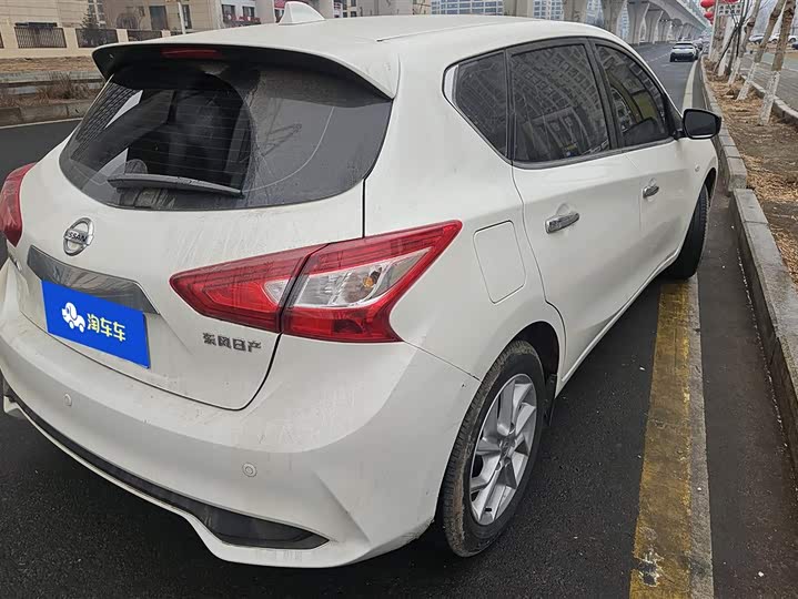 Фото 3 - Nissan Tiida