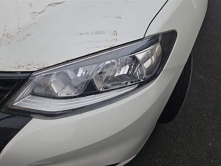 Фото 5 - Nissan Tiida