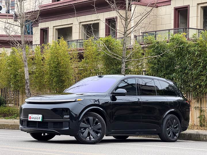 Фото 1 - LiXiang L8