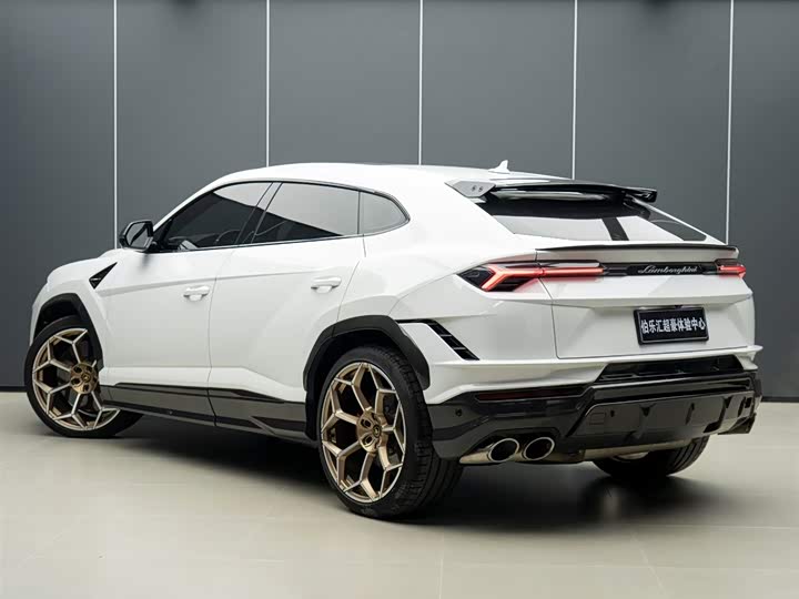 Фото 5 - Lamborghini Urus