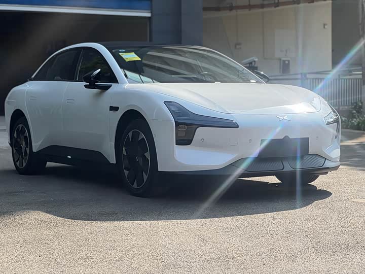 Фото 2 - XPeng Mona M03