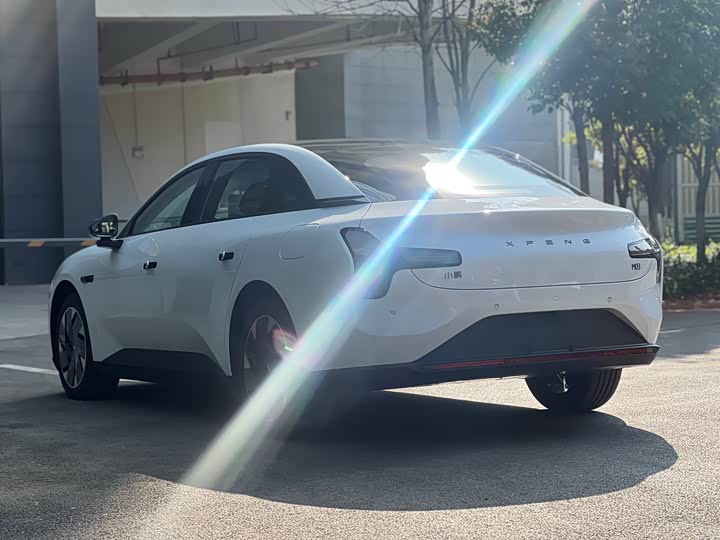 Фото 6 - XPeng Mona M03