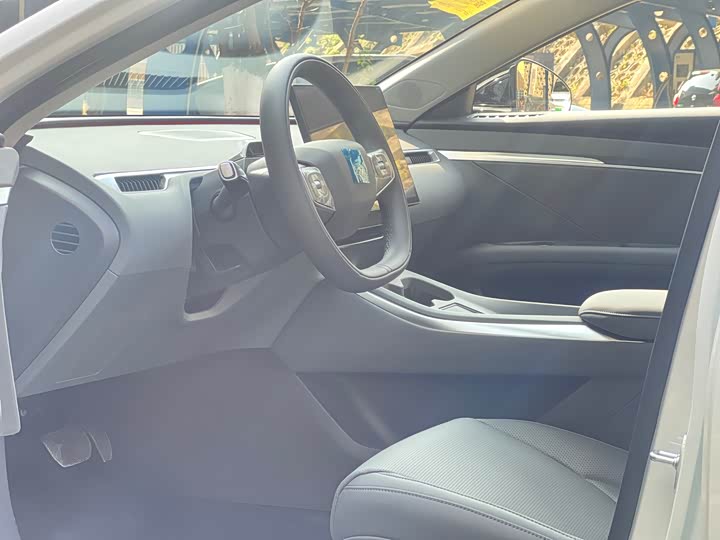 Фото 8 - XPeng Mona M03