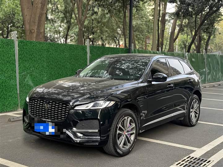 Фото 2 - Jaguar F-Pace