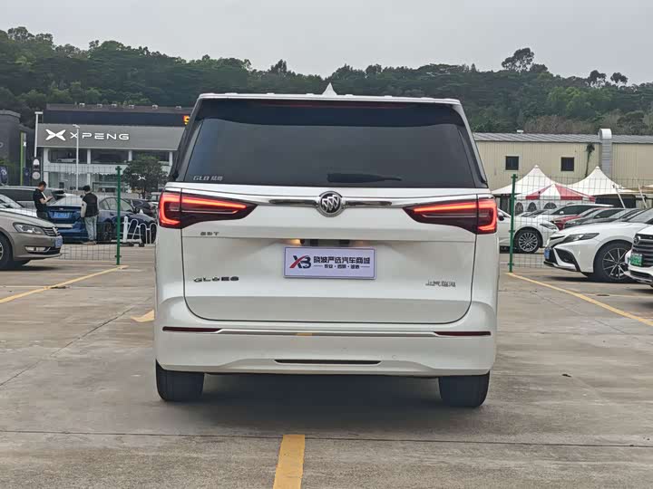 Фото 4 - Buick GL8 ES