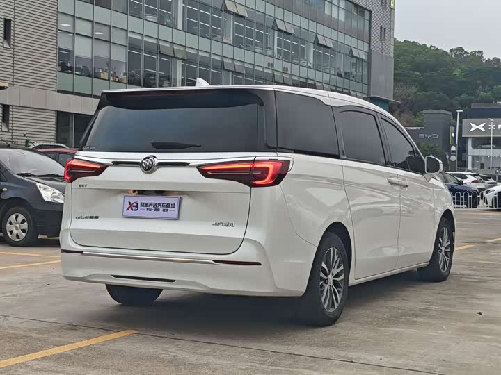 Фото 8 - Buick GL8 ES