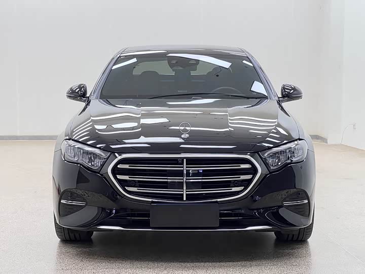 Фото 2 - Mercedes-Benz E-Class