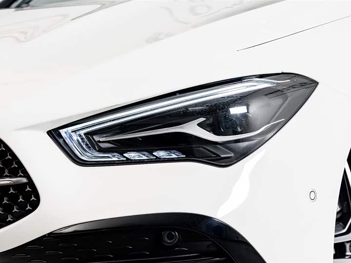 Фото 4 - Mercedes-Benz CLA-Class