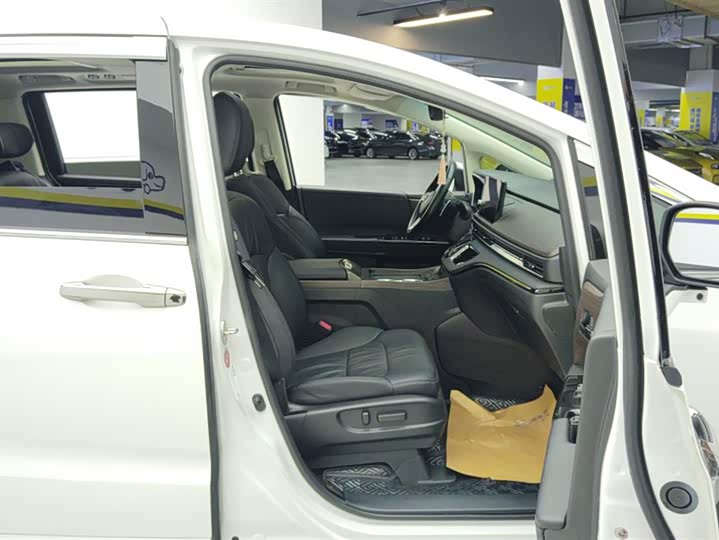 Фото 8 - Honda Odyssey