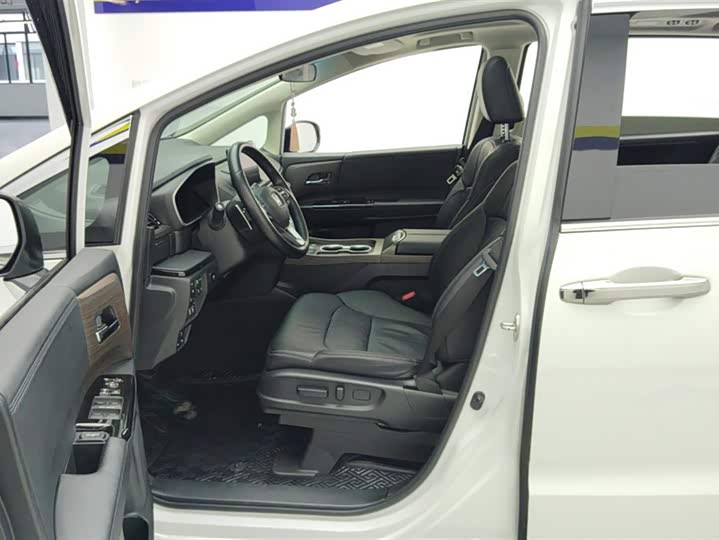 Фото 9 - Honda Odyssey