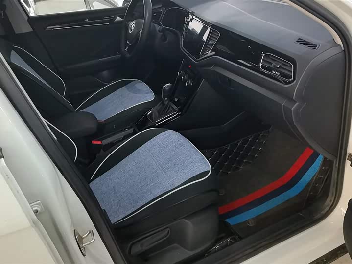 Фото 8 - Volkswagen T-Roc