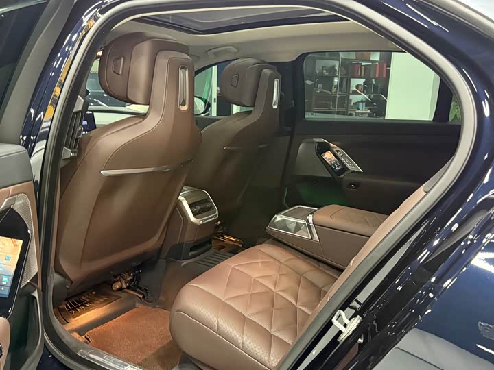 Photo 5 - BMW 7 Series