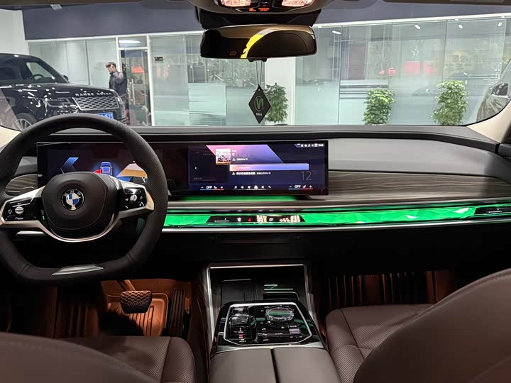 Photo 6 - BMW 7 Series