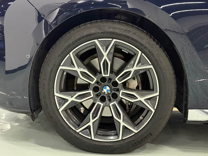 Photo 8 - BMW 7 Series