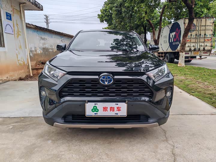 Фото 2 - Toyota RAV4