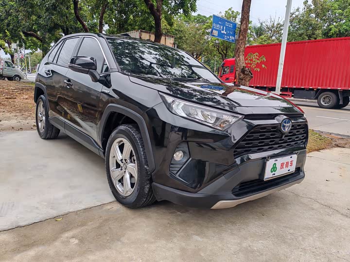 Фото 3 - Toyota RAV4