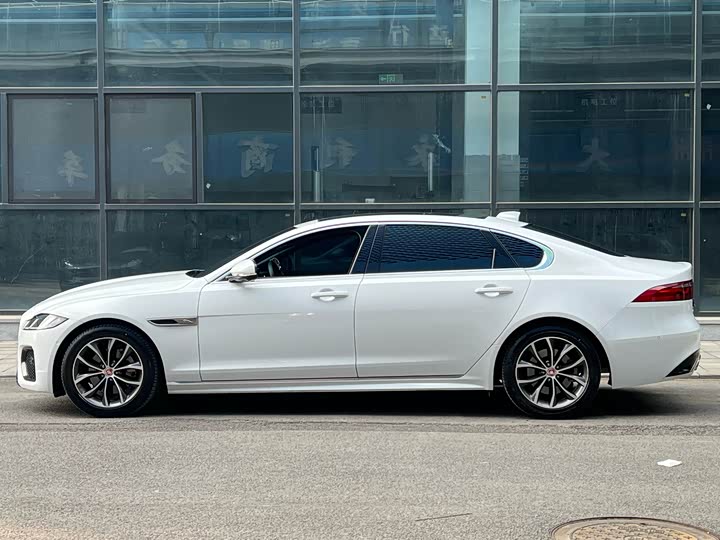 Фото 3 - Jaguar XF L