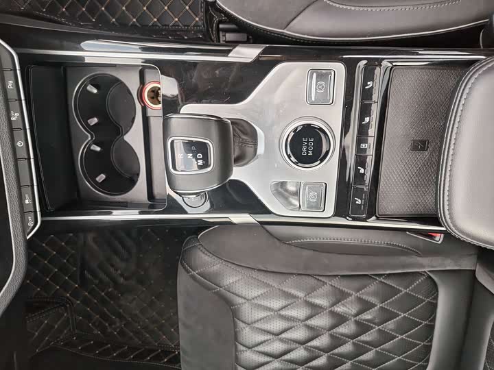 Photo 6 - Hongqi HS5