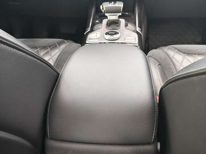 Photo 7 - Hongqi HS5