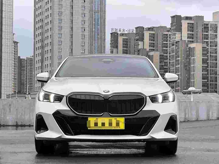 Фото 1 - BMW 5 Series