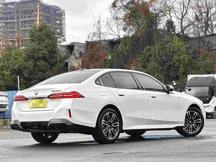 Фото 6 - BMW 5 Series