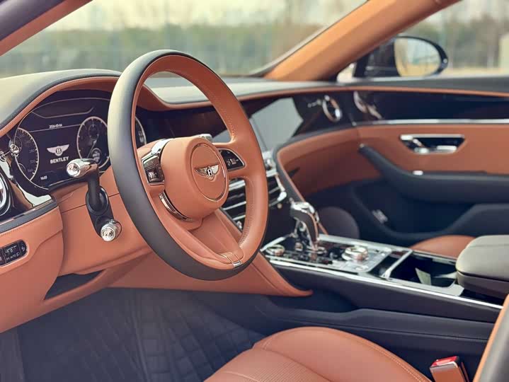 Фото 5 - Bentley Flying Spur