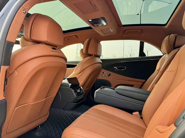 Фото 6 - Bentley Flying Spur