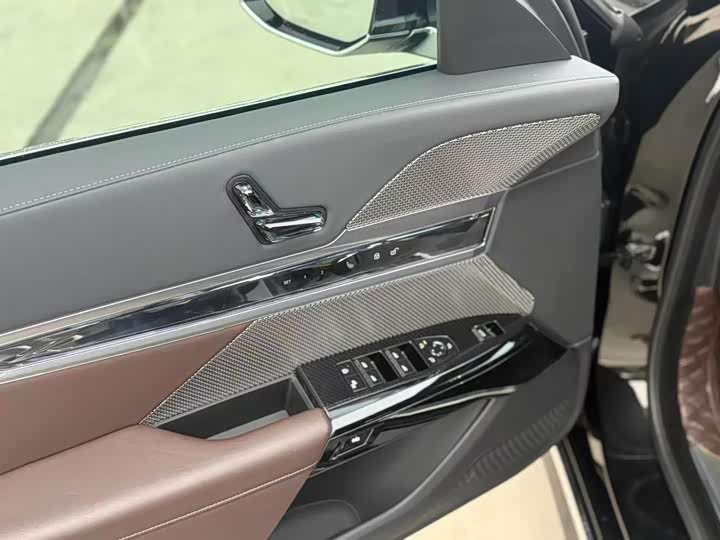 Фото 6 - BMW 7 Series