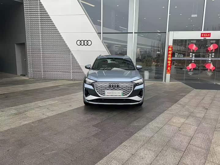 Фото 2 - Audi Q4 e-tron