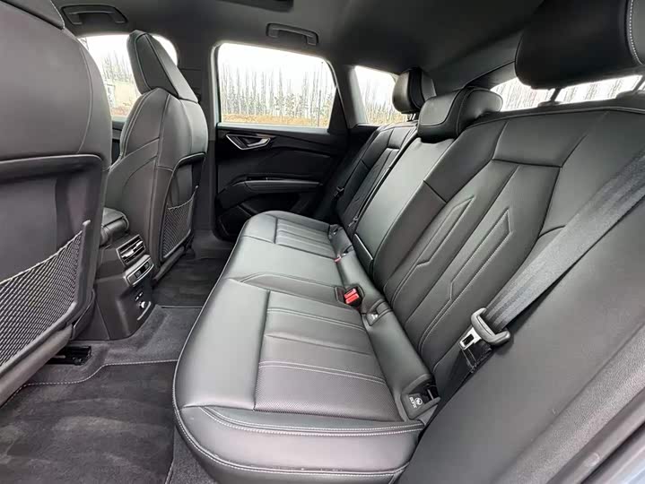 Фото 6 - Audi Q4 e-tron