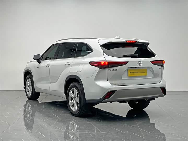 Фото 4 - Toyota Highlander