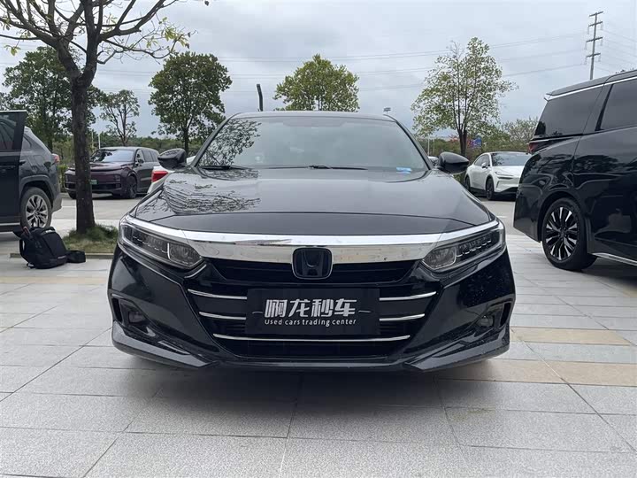 Фото 2 - Honda Accord