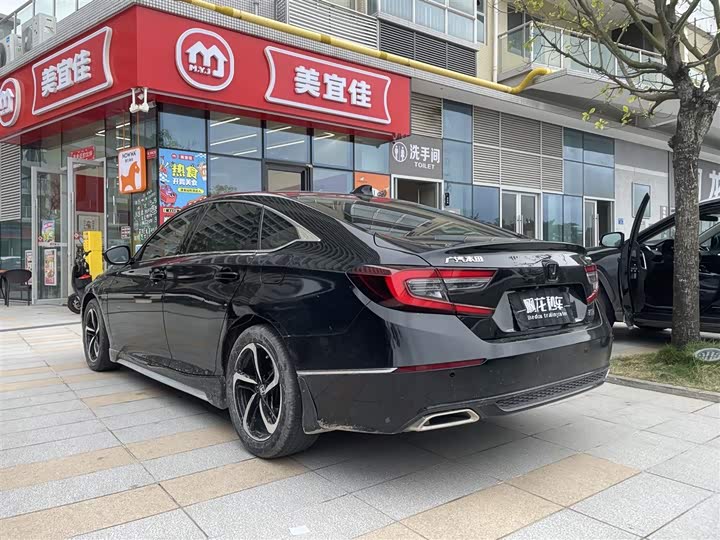 Фото 7 - Honda Accord