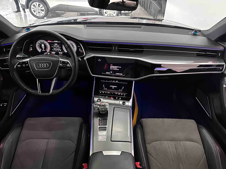 Фото 8 - Audi A6L Hybrid
