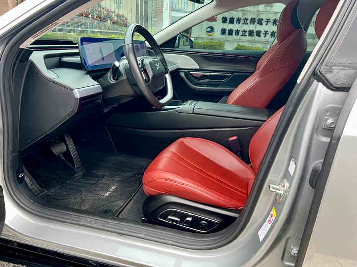 Фото 7 - XPeng P7