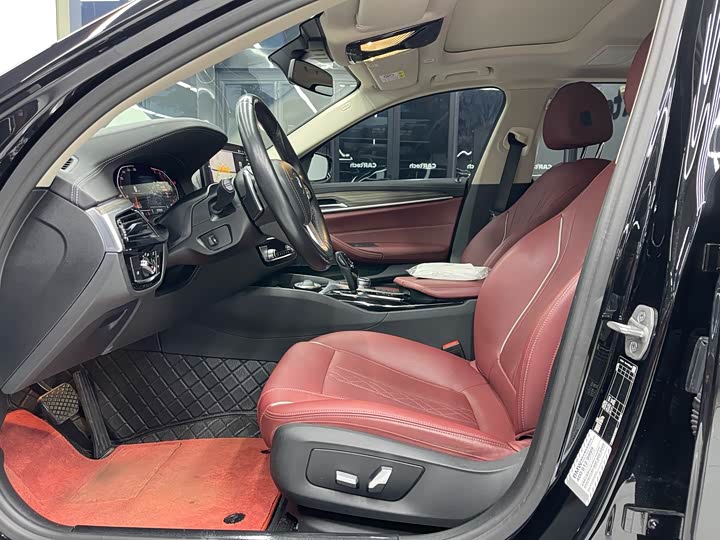 Фото 3 - BMW 5 Series